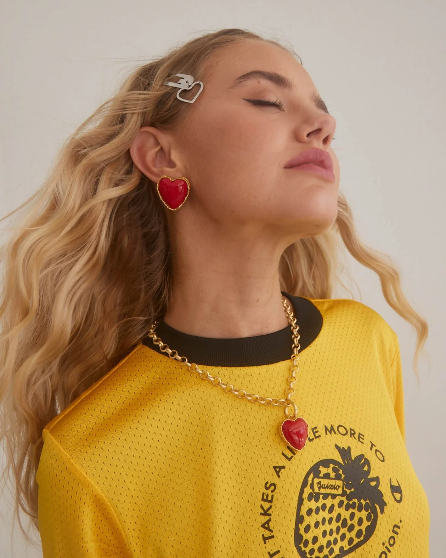 HOT HEART EARRINGS - Image 10